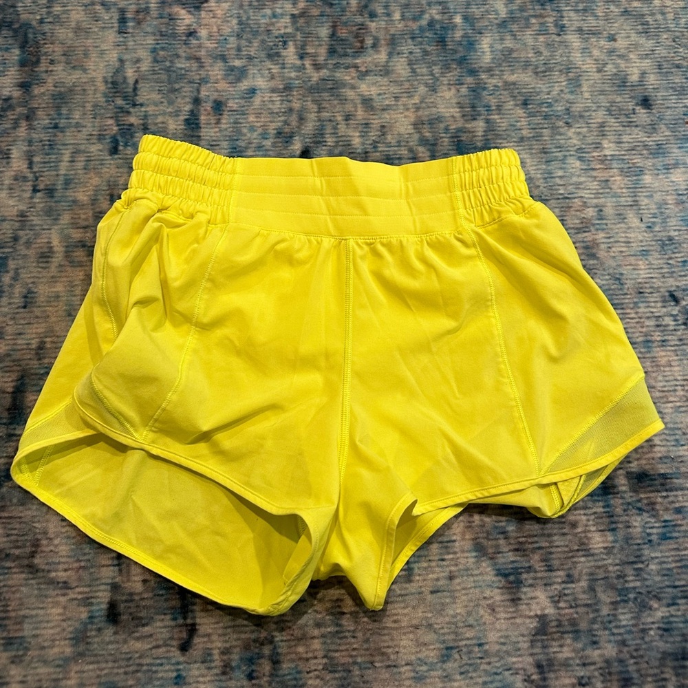 Lululemon Neon Yellow Size 6 High Rise Hotty Hot Athletic Shorts